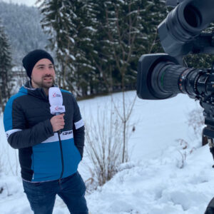 TV Redakteur im Schnee
